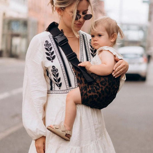 Porte bebe - Leopard - Mamsatisfaite
